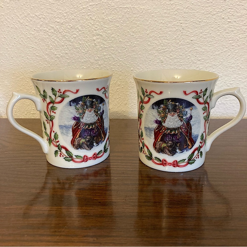 Lenox Santa Bearing Wondrous Gifts Magic of Christmas Mug Collection Set of 2